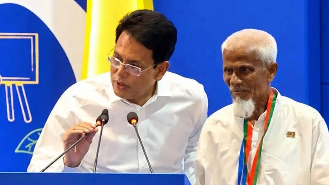 ৫২ বছর ধরে এক টাকায় পড়ানো গাইবান্ধার লুৎফুর রহমান পেলেন রাষ্ট্রীয় সম্মাননা